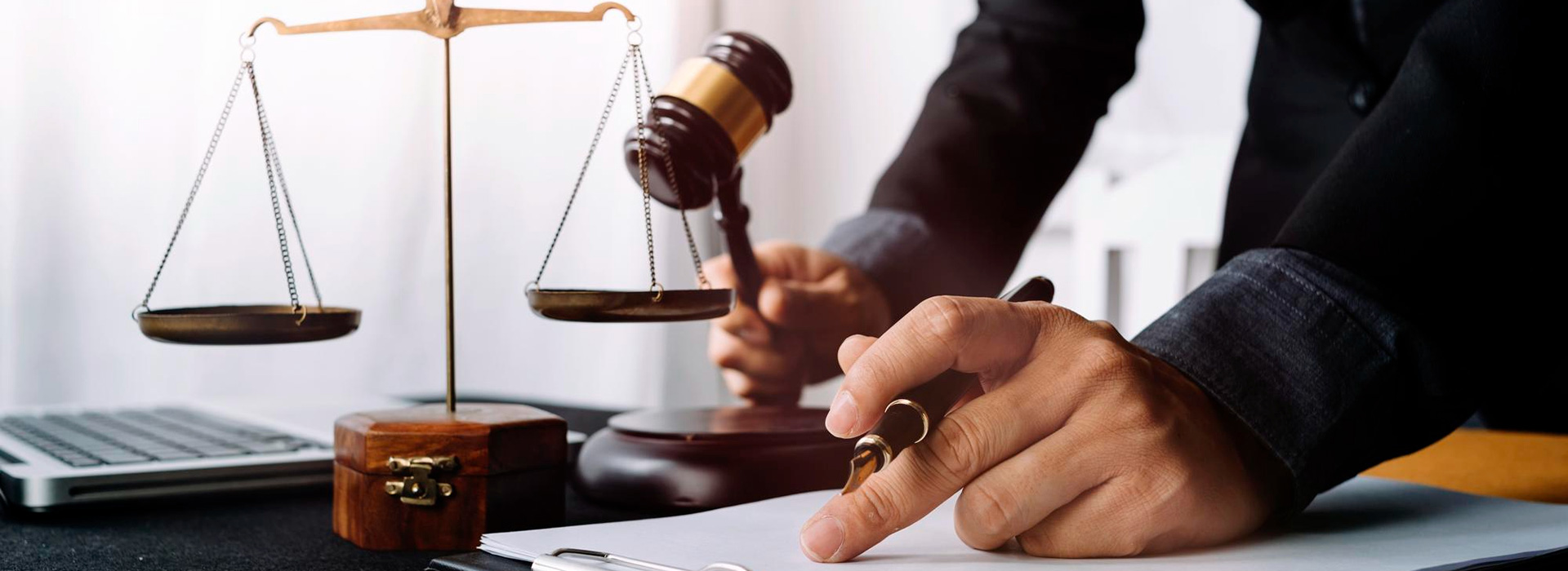 Lawyer Belgrade | Ninković & Partners | Send us an email